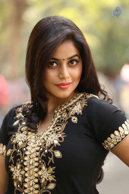 Poorna Latest Photos - 38 / 42 photos