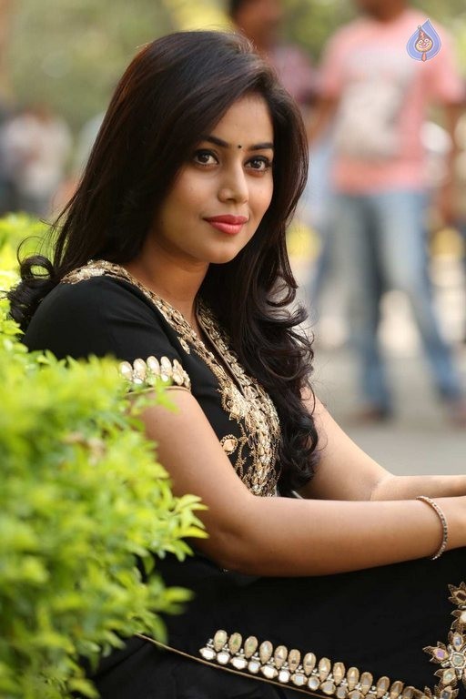 Poorna Latest Photos - 39 / 42 photos