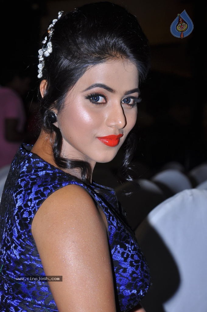 Poorna Latest Pics  - 20 / 92 photos