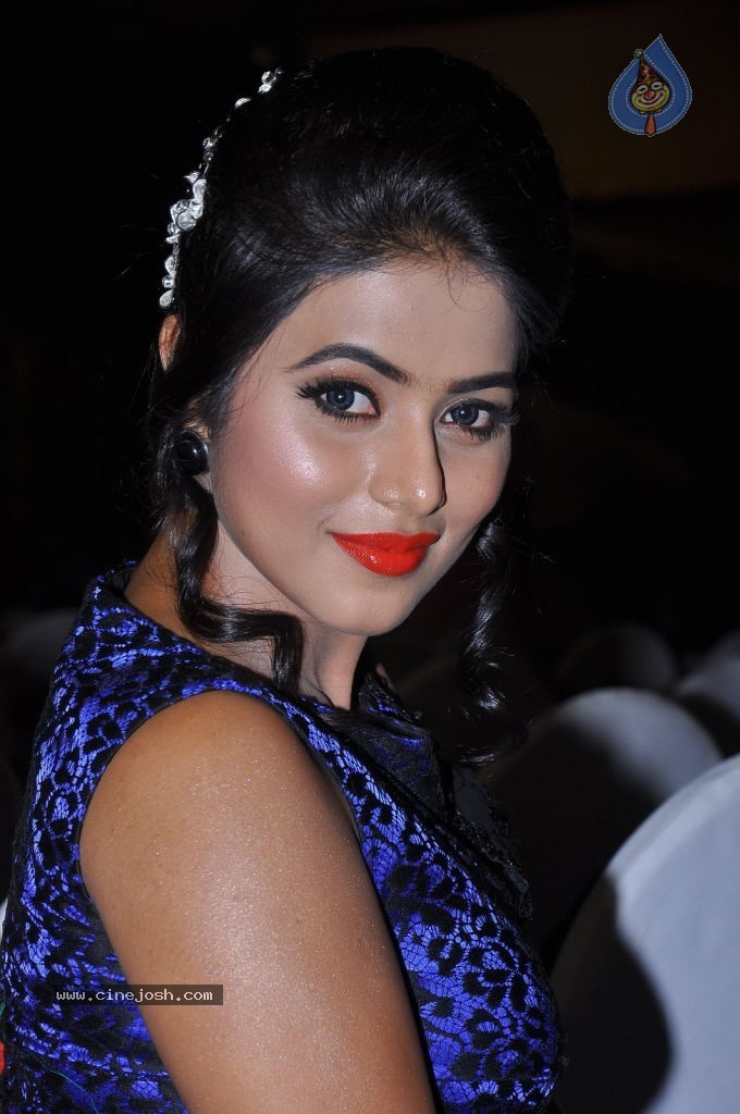 Poorna Latest Pics  - 76 / 92 photos