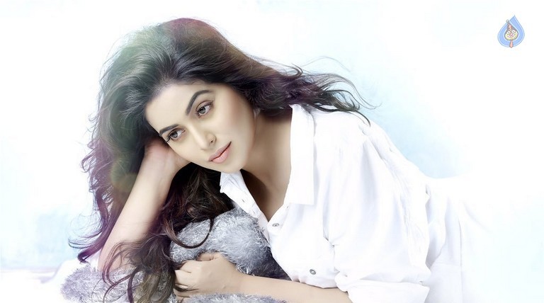 Poorna Photoshoot Pics - 9 / 11 photos