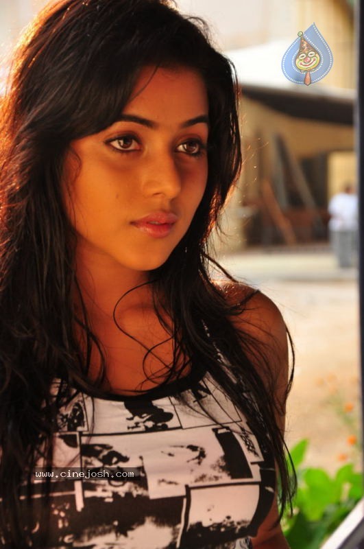 Poorna Stills - 69 / 96 photos