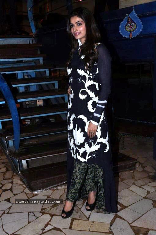 Prachi Desai New Photos - 13 / 32 photos