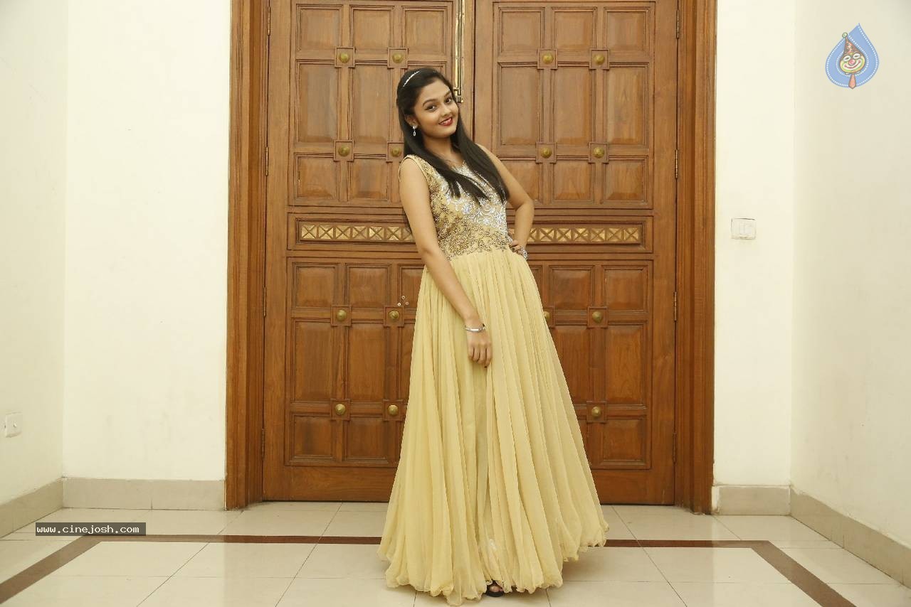 Pragathi Photos - 7 / 62 photos