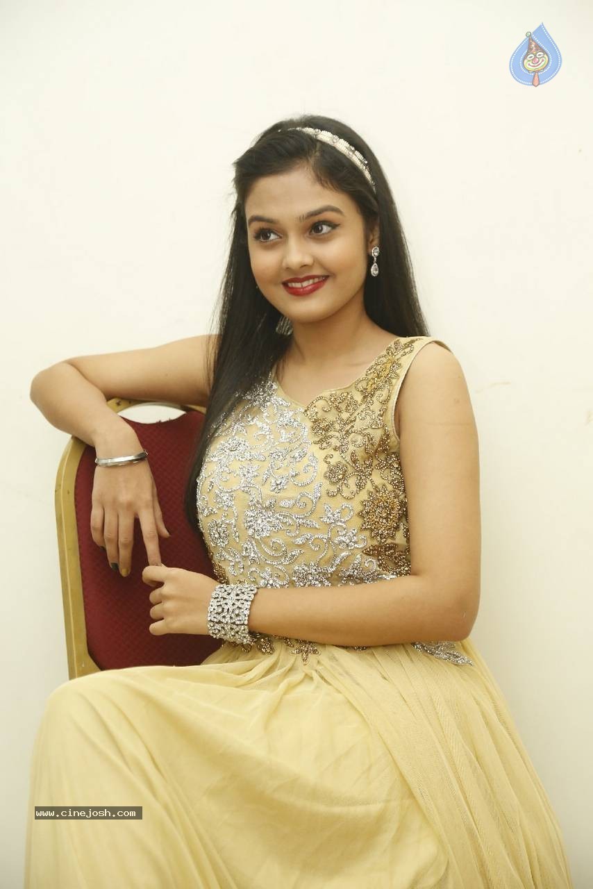 Pragathi Photos - 18 / 62 photos