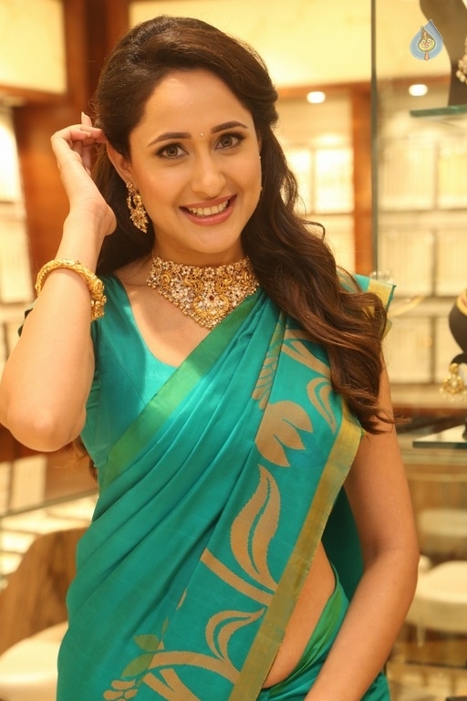 Pragya Jaiswal Images - 20 / 21 photos