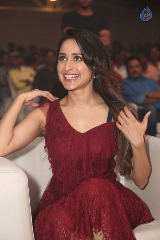 Pragya Jaiswal Latest Photos - 7 / 20 photos