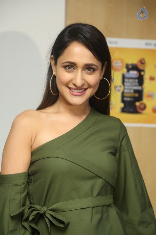 Pragya Jaiswal Latest Photos - 9 / 12 photos