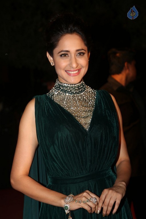 Pragya Jaiswal New Pics - 35 / 38 photos