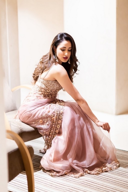 Pragya Jaiswal Photos - 5 / 21 photos