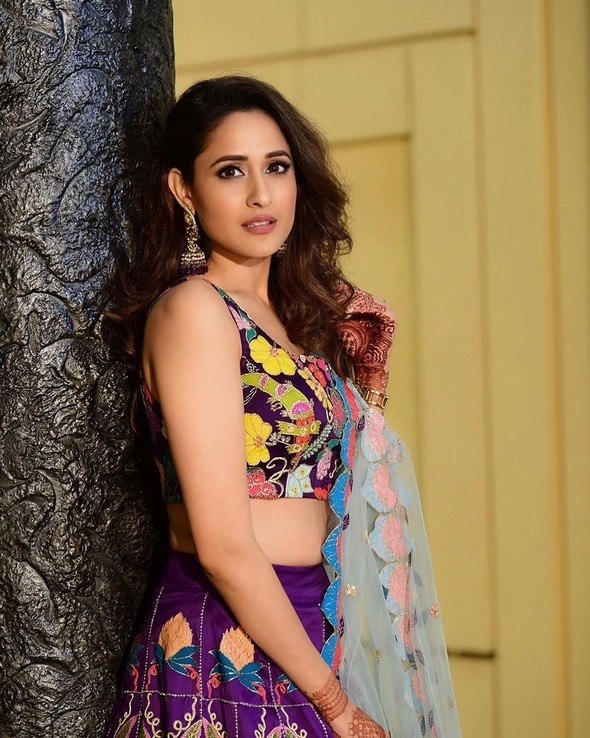 Pragya Jaiswal Photos - 7 / 16 photos