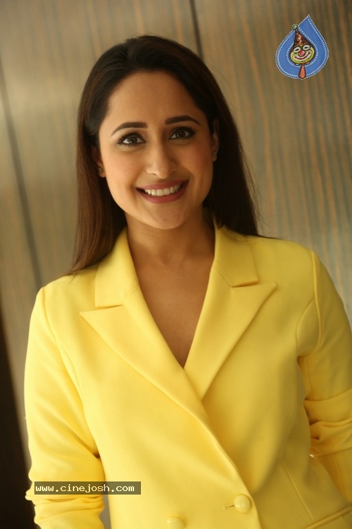 Pragya Jaiswal Photos - 22 / 35 photos