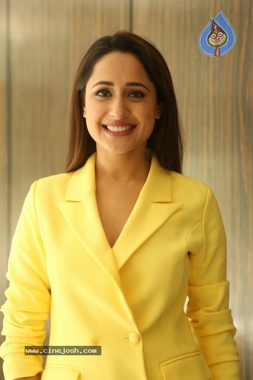 Pragya Jaiswal Photos - 25 / 35 photos