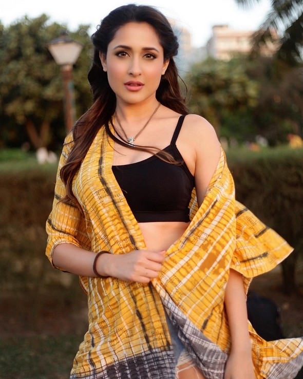 Pragya Jaiswal Photos - 4 / 4 photos