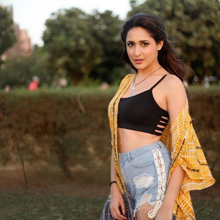 Pragya Jaiswal Stills - 4 / 13 photos