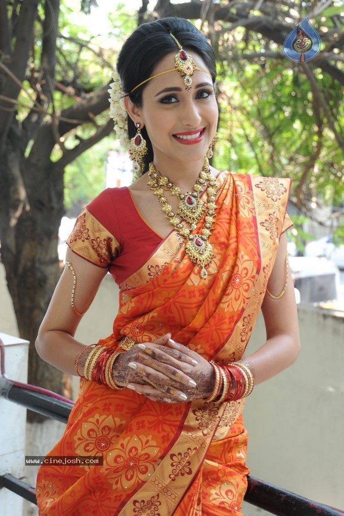 Pragya Jaiswal Stills - 4 / 82 photos