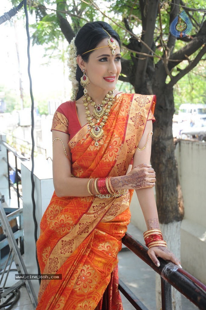 Pragya Jaiswal Stills - 5 / 82 photos