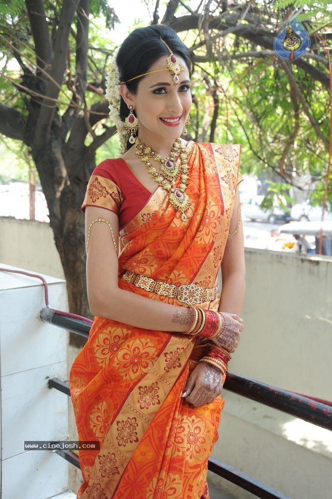 Pragya Jaiswal Stills - 32 / 82 photos