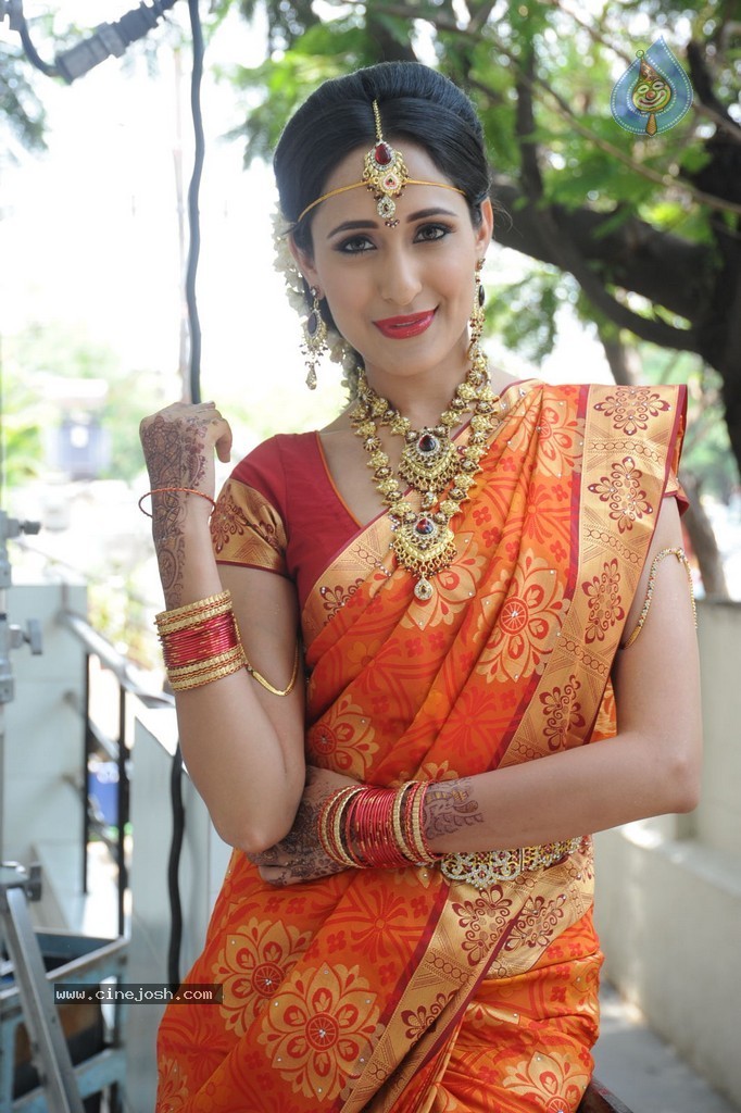 Pragya Jaiswal Stills - 48 / 82 photos