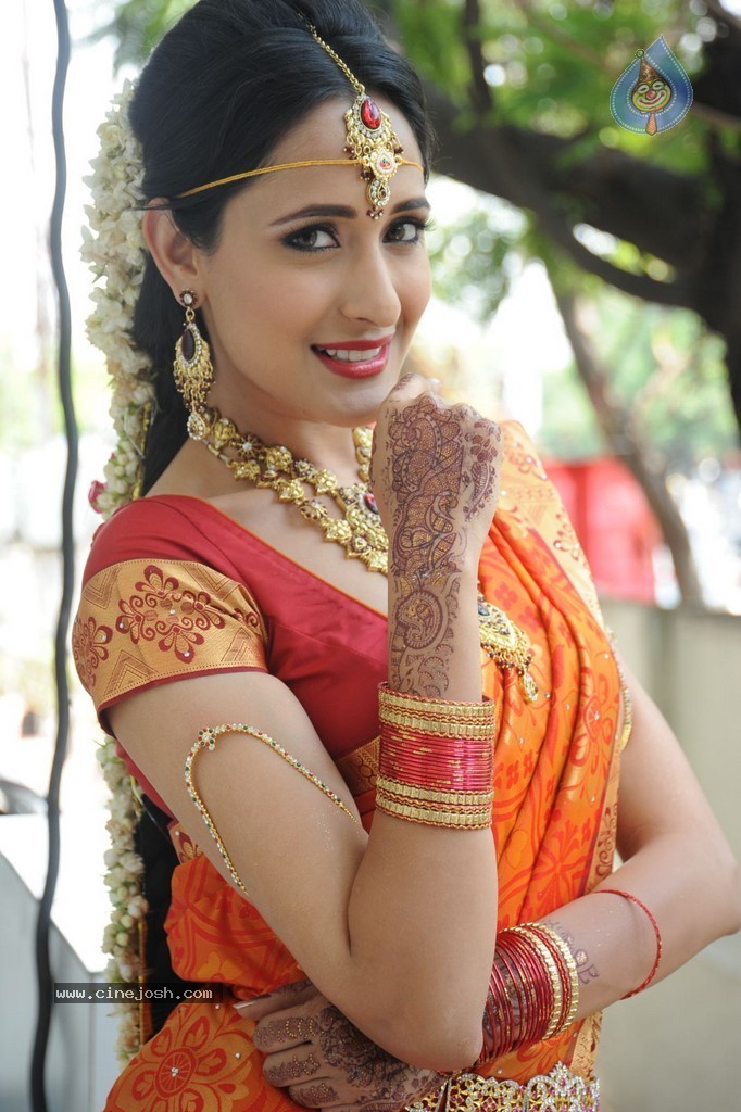 Pragya Jaiswal Stills - 51 / 82 photos