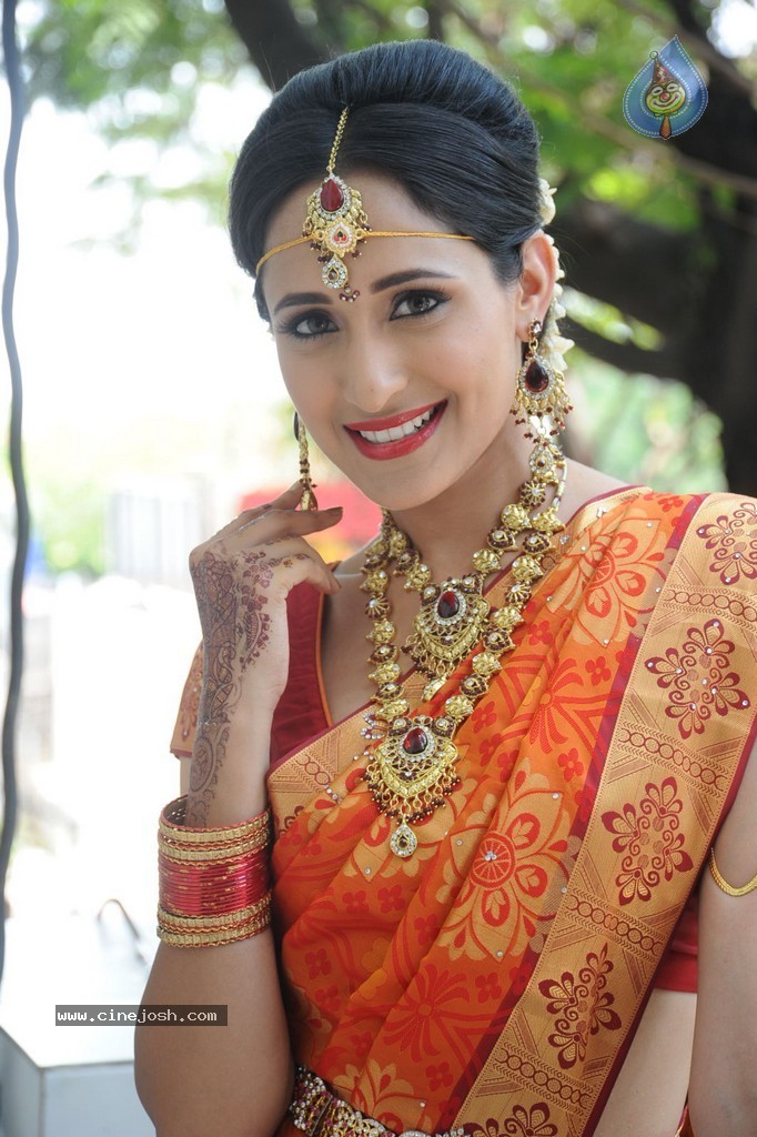 Pragya Jaiswal Stills - 54 / 82 photos