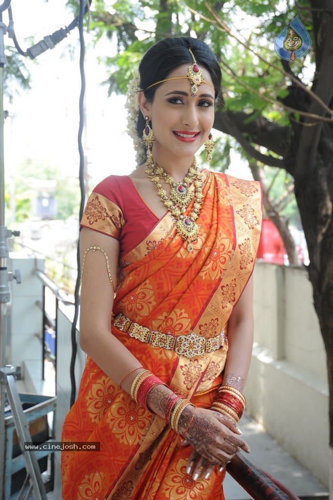 Pragya Jaiswal Stills - 67 / 82 photos