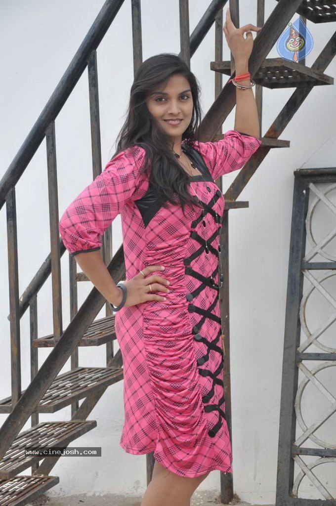 Prakruthi Stills - 10 / 59 photos