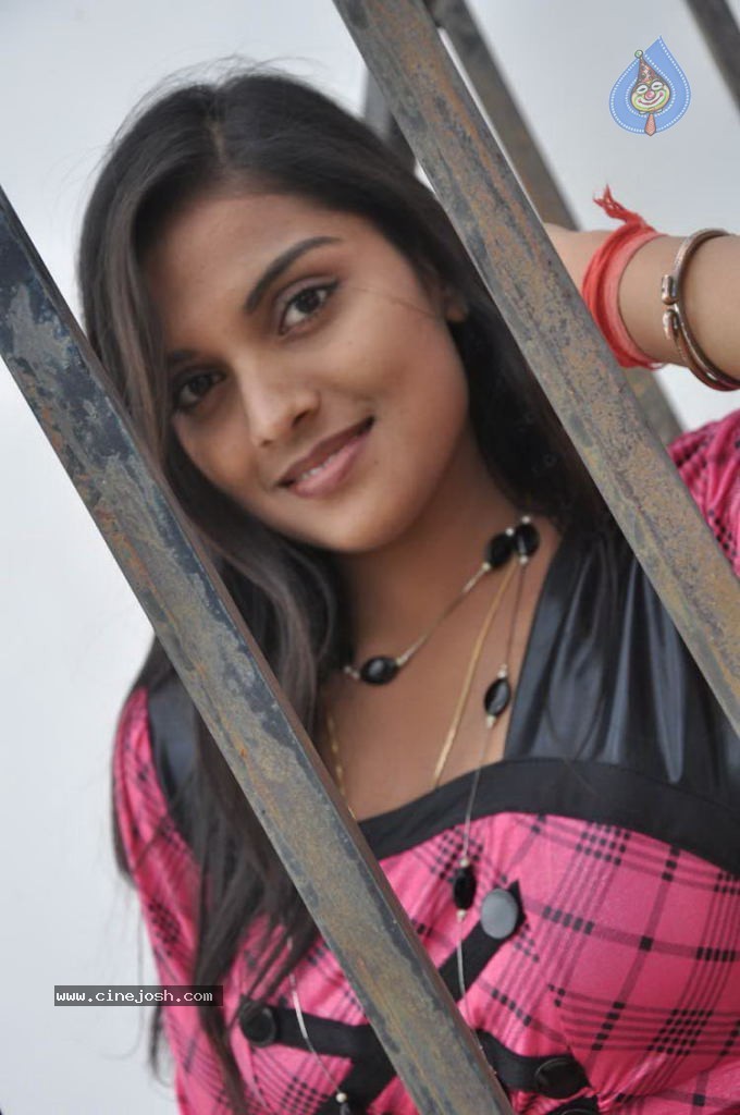 Prakruthi Stills - 11 / 59 photos