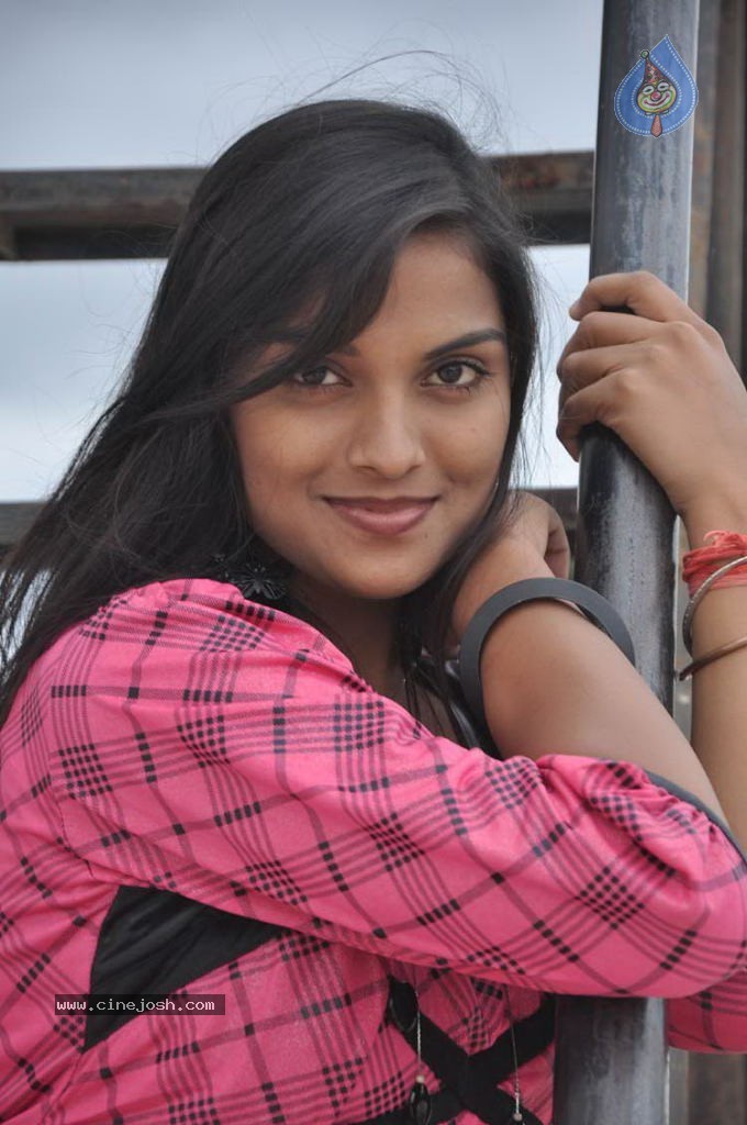 Prakruthi Stills - 27 / 59 photos