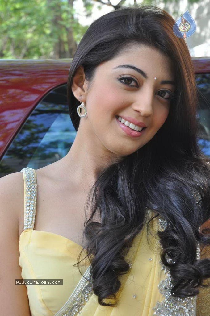 Praneetha Latest Stills - 23 / 58 photos