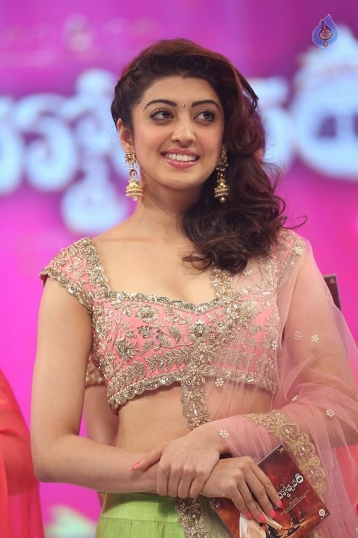 Pranitha at Brahmotsavam Audio Launch - 16 / 40 photos