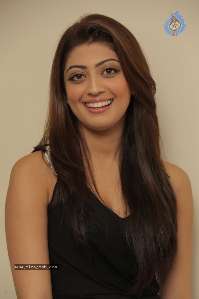 Pranitha New Gallery - 8 / 46 photos