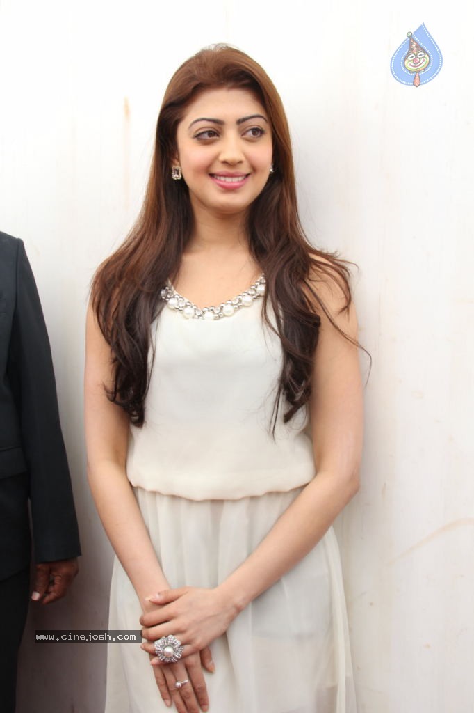 Pranitha New Pics - 8 / 92 photos