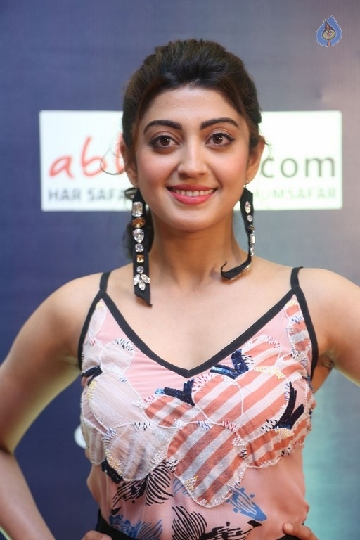 Pranitha Subhash at SIIMA Short Film Awards - 10 / 25 photos