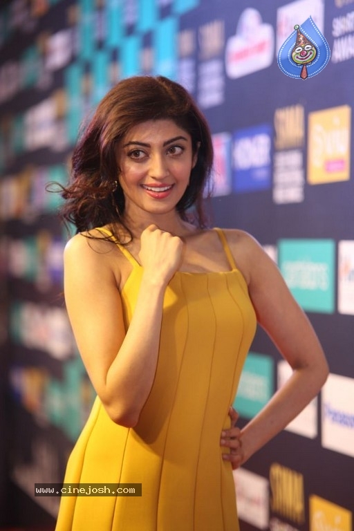 Pranitha Subhash Images - 20 / 40 photos