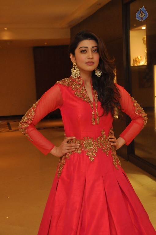 Pranitha Subhash New Photos - 17 / 58 photos