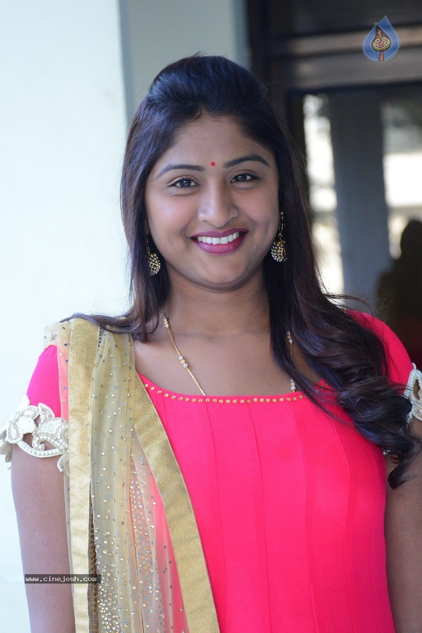 Praveena New Stills - 18 / 41 photos