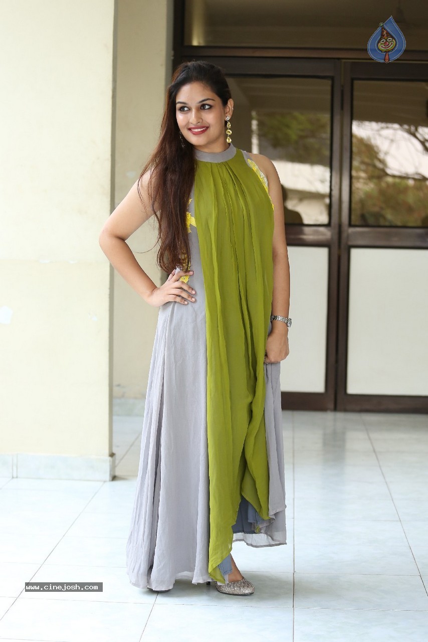 Prayaga Martin Stills - 14 / 54 photos