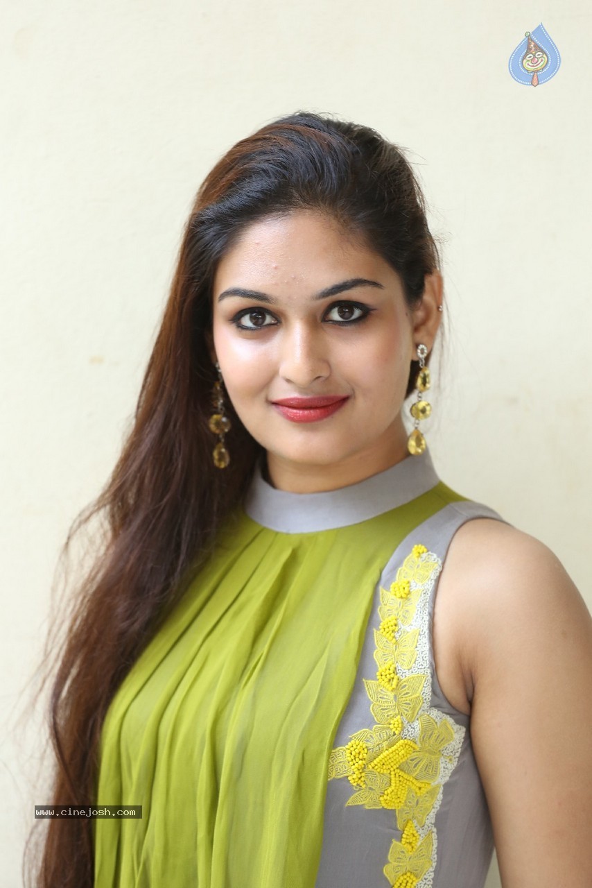 Prayaga Martin Stills - 19 / 54 photos