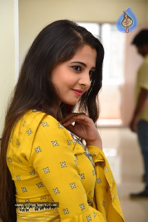 Preethi Asrani Stills - 18 / 21 photos