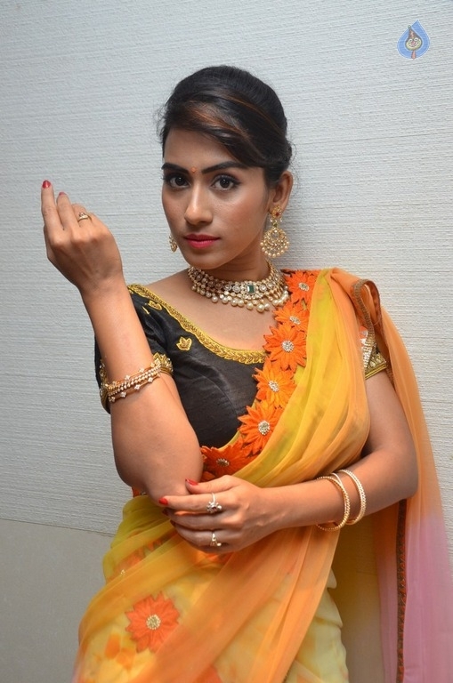 Preeti Latest Stills - 2 / 21 photos