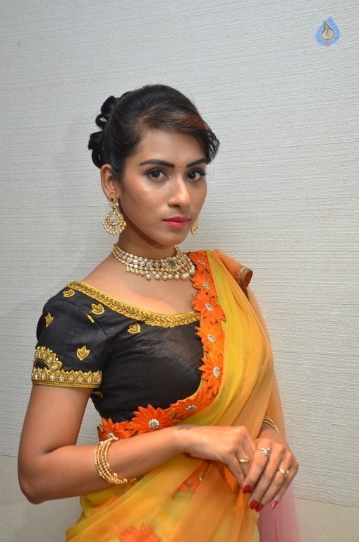 Preeti Latest Stills - 5 / 21 photos