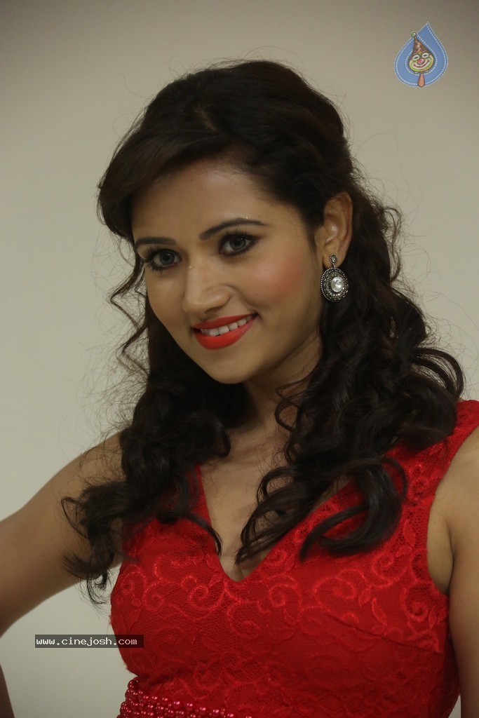 Preeti Rana Hot Gallery - 96 / 124 photos