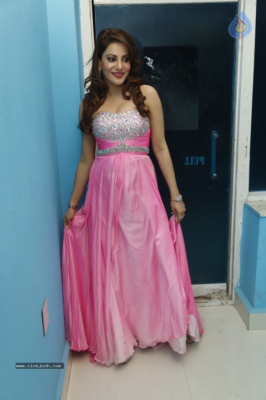 Preeti Soni New Gallery - 10 / 50 photos