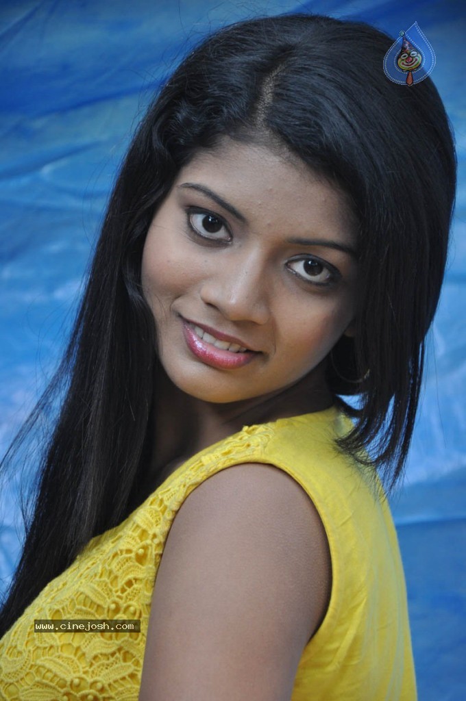 Preksha Sri Hot Stills - 21 / 43 photos