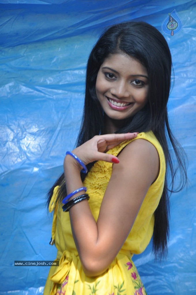 Preksha Sri Hot Stills - 30 / 43 photos
