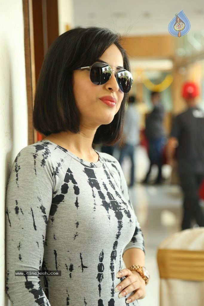 Priya Banerjee Gallery - 23 / 89 photos