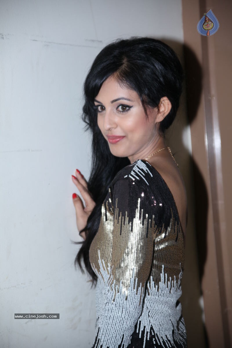 Priya Banerjee Latest Photos - 54 / 76 photos