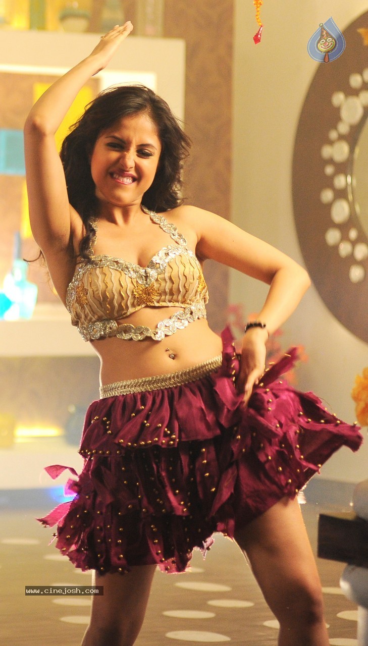 Priya Banerjee Stills in Joru - 1 / 17 photos