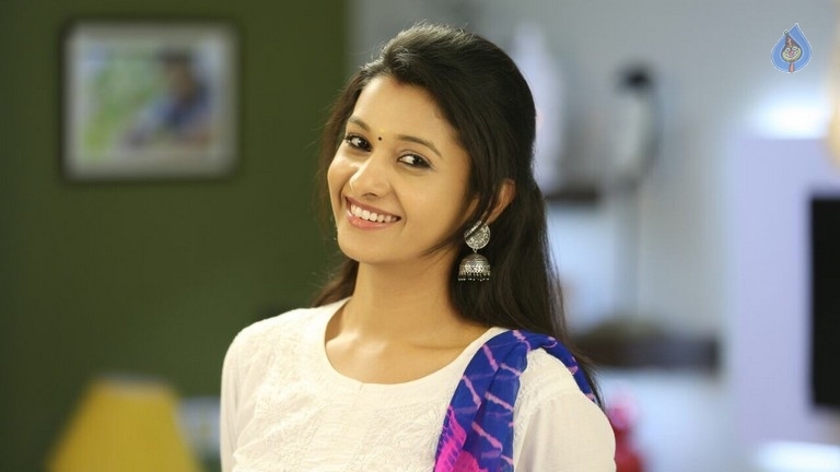 Priya Bhavani Shankar Photoshoot - 10 / 13 photos